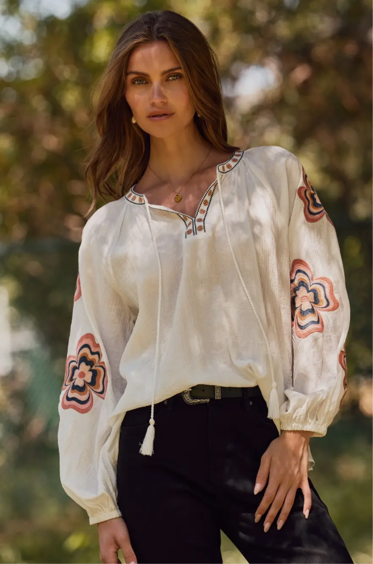 Cindy Embroidered Topi