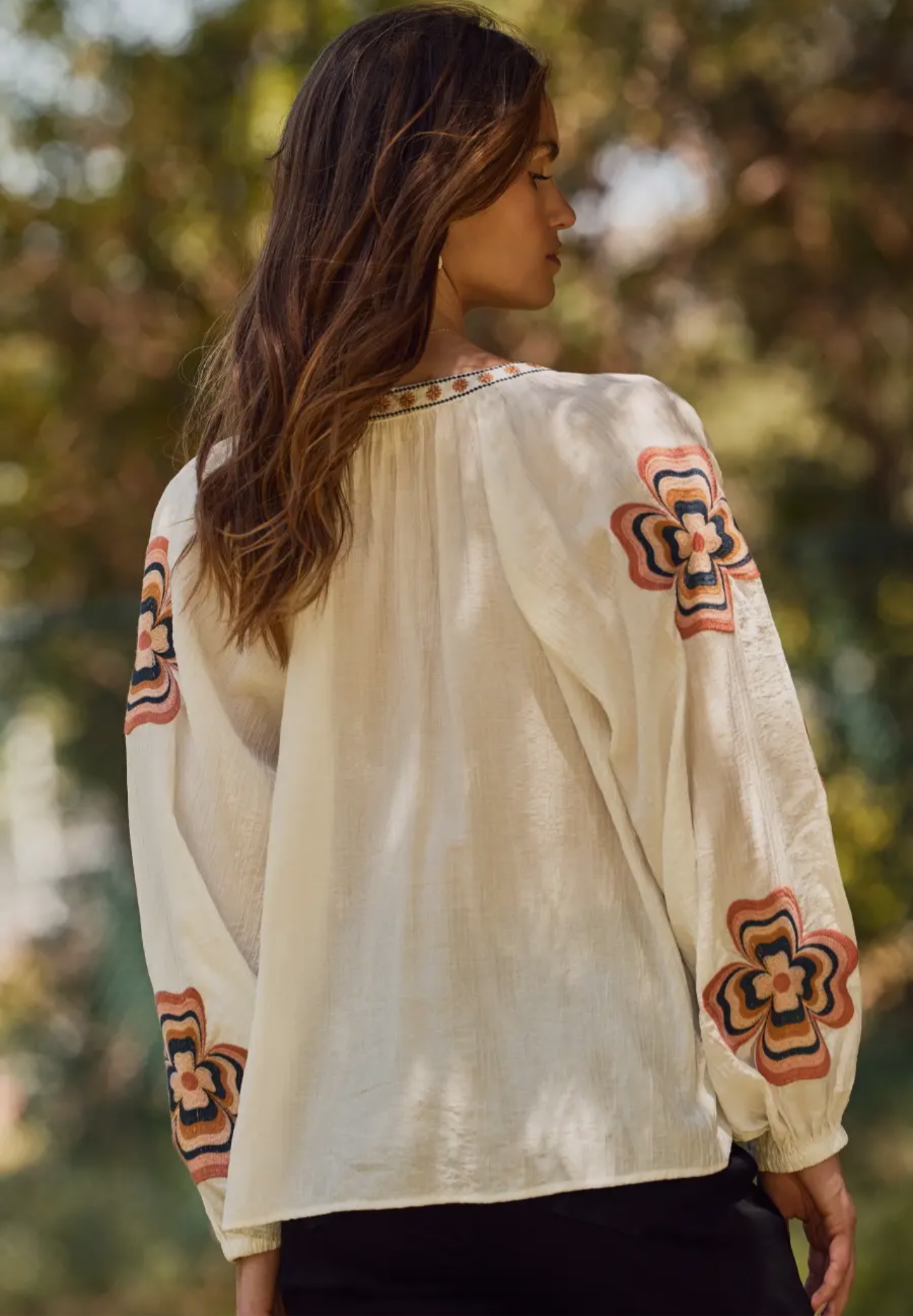 Cindy Embroidered Topi