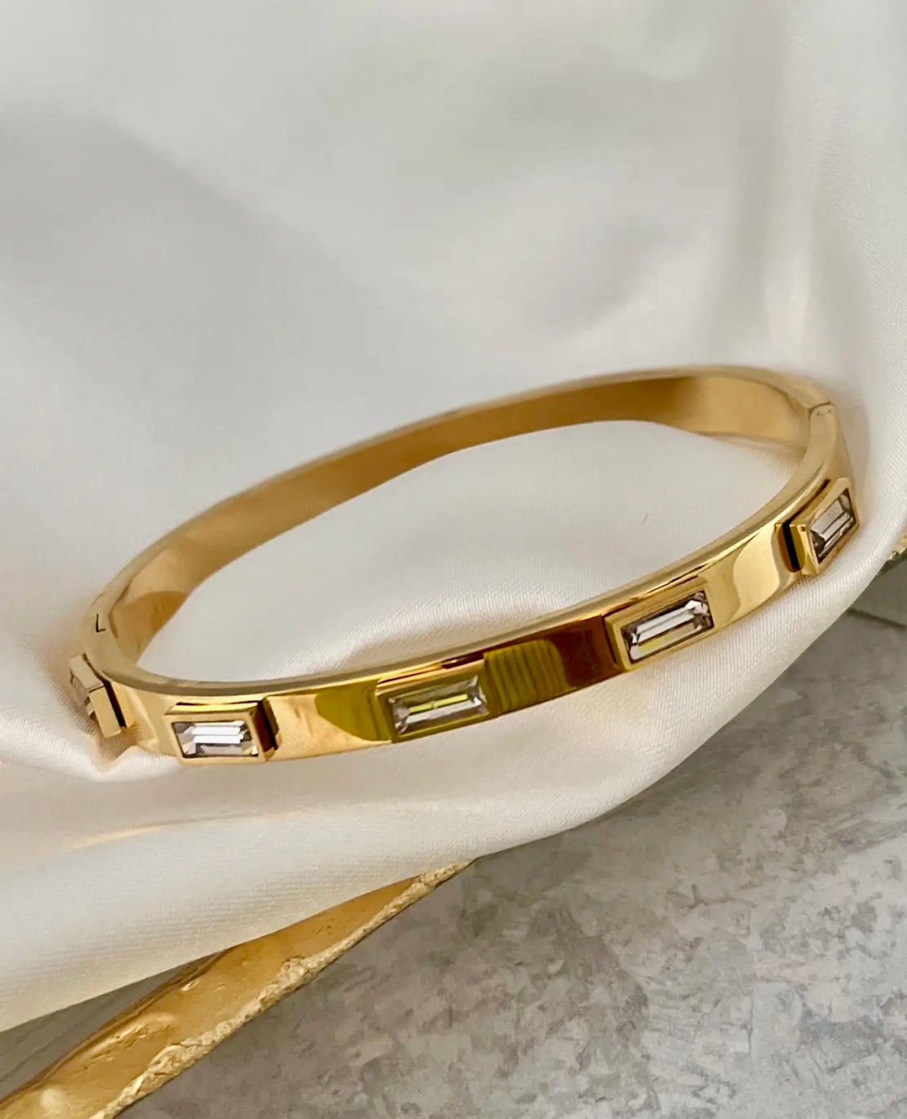 Belinda Gold Jewel Bracelet
