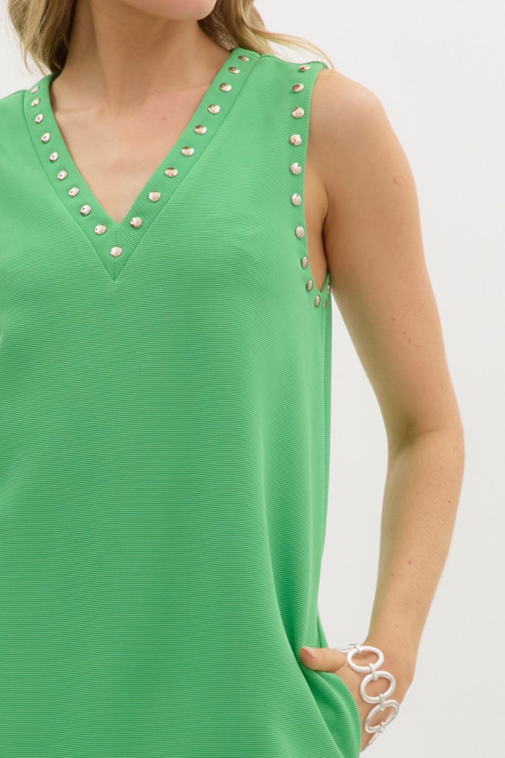 Liz V-neck Studded Dress G